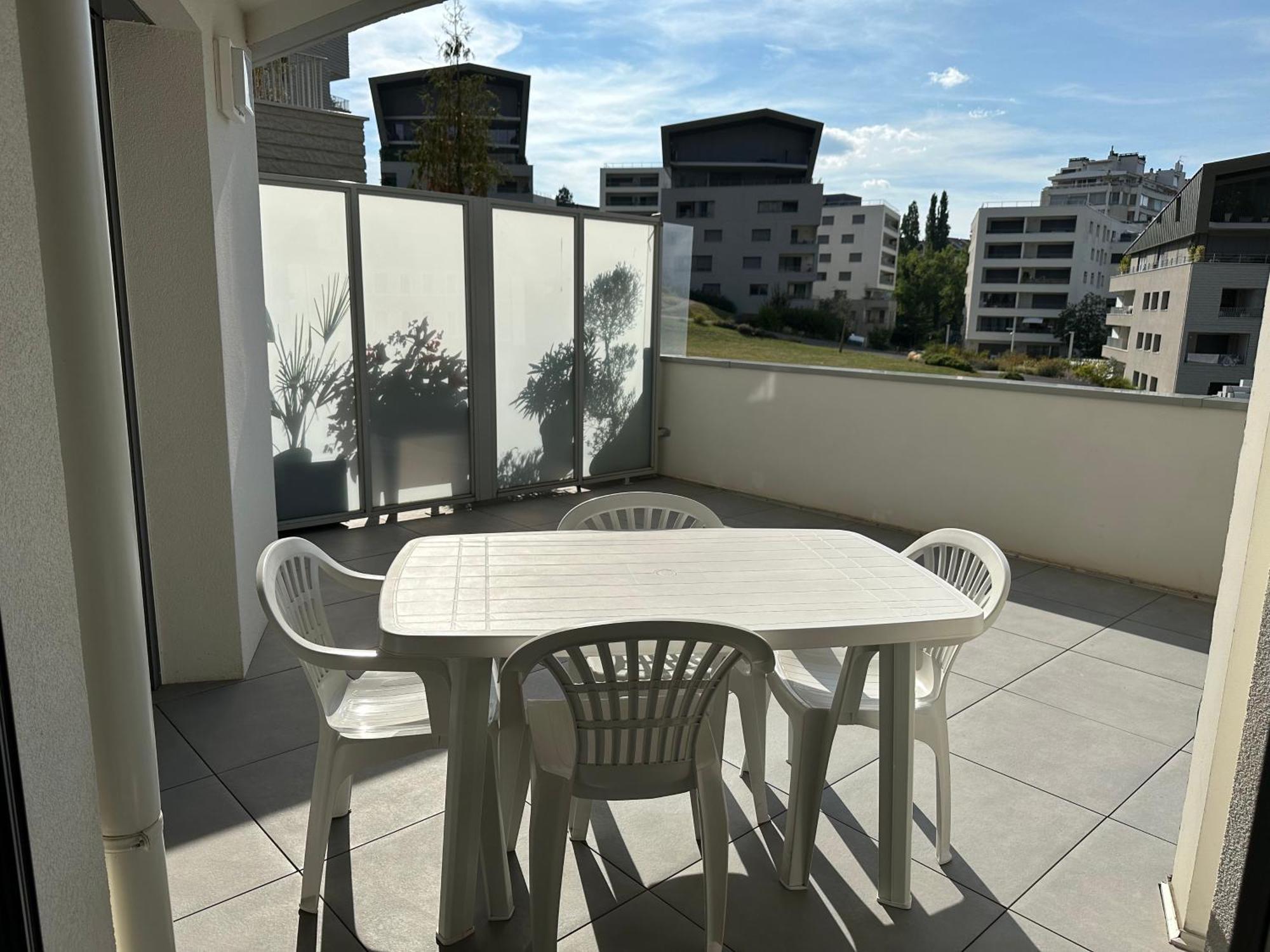 A La Belle Quatrieme Etoile Apartment Анси Екстериор снимка