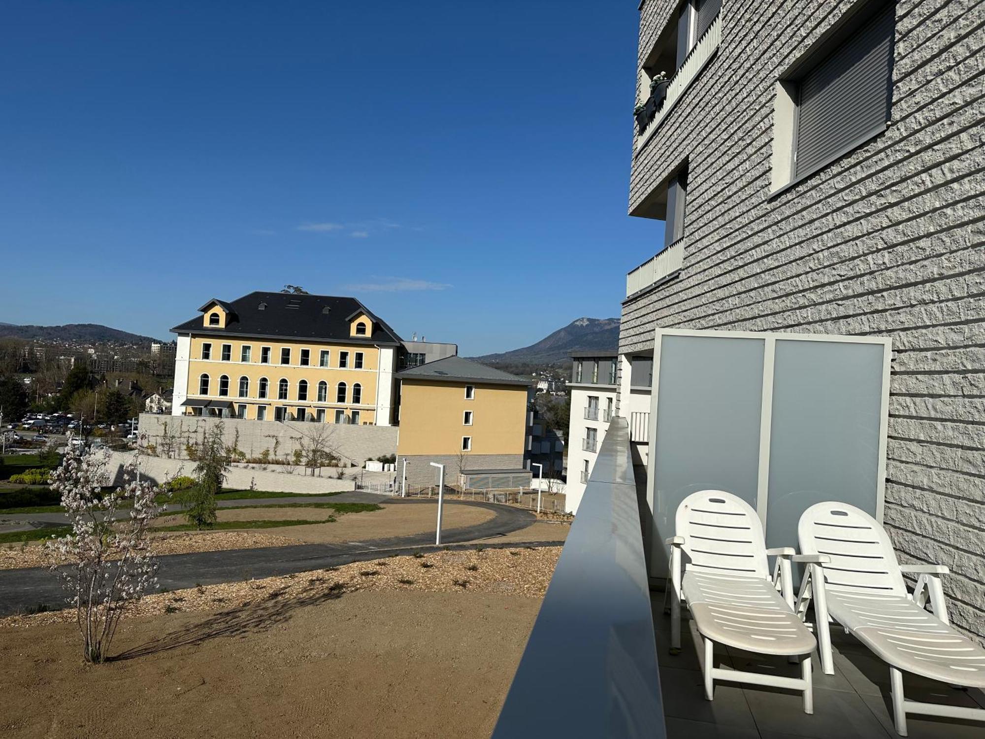 A La Belle Quatrieme Etoile Apartment Анси Екстериор снимка